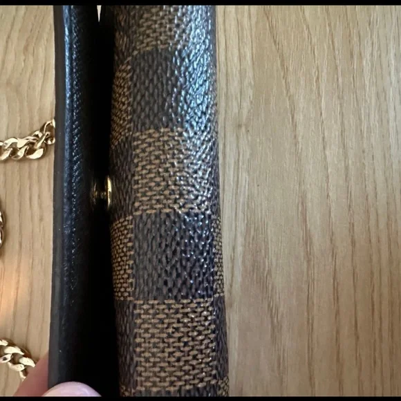 LOUIS VUITTON | PRICE FIRM💲💥
Damier Porte Monnaie Billets Tresor Bifold Wallet - Picture 5 of 12